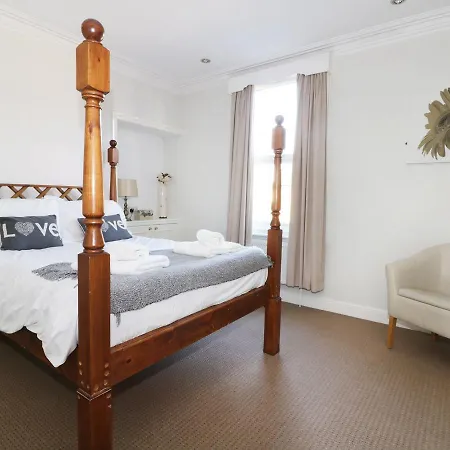 Holiday home Rockton House *